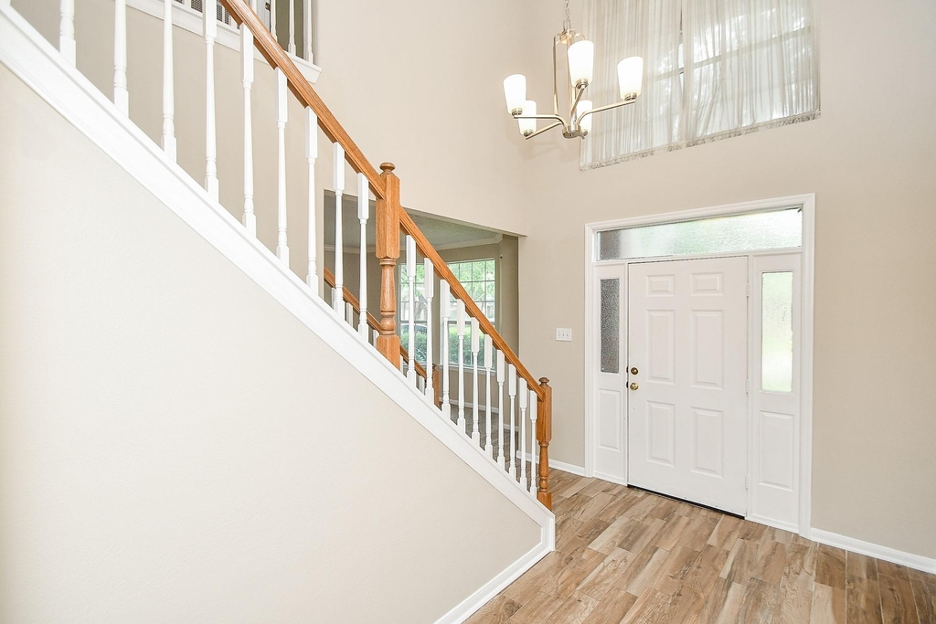 215 Windrift Court - Photo 3