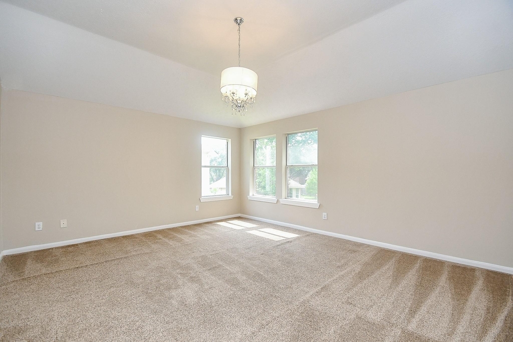 215 Windrift Court - Photo 18