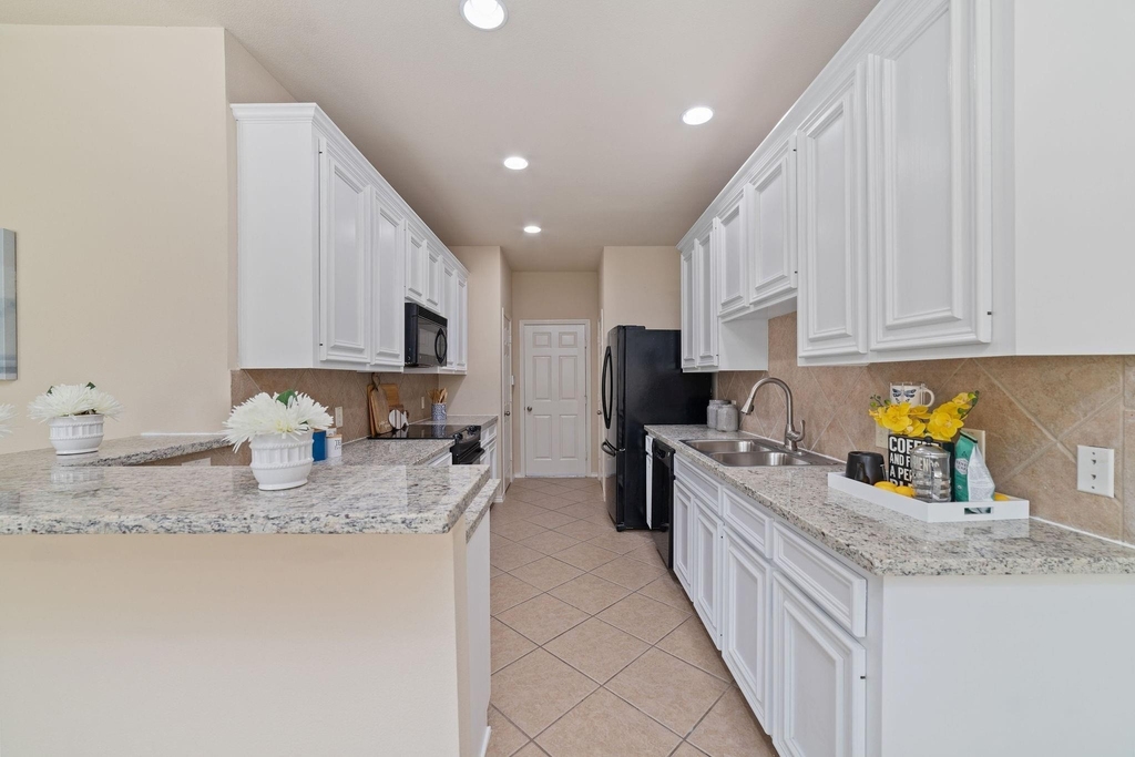 14923 Tuttle Point Drive - Photo 9