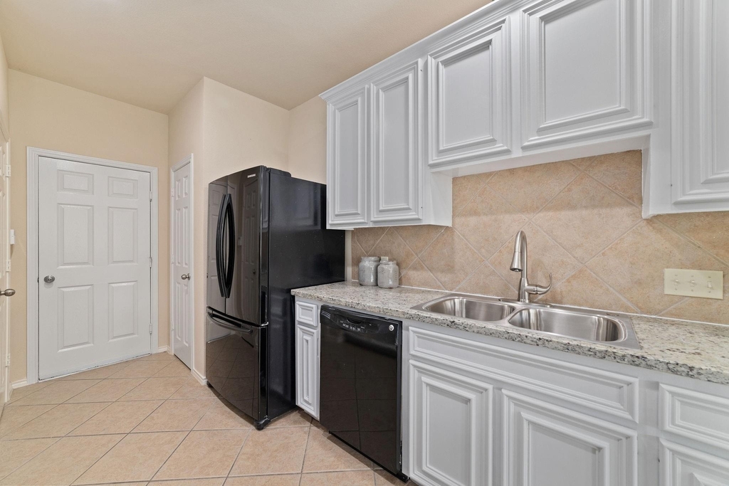 14923 Tuttle Point Drive - Photo 12
