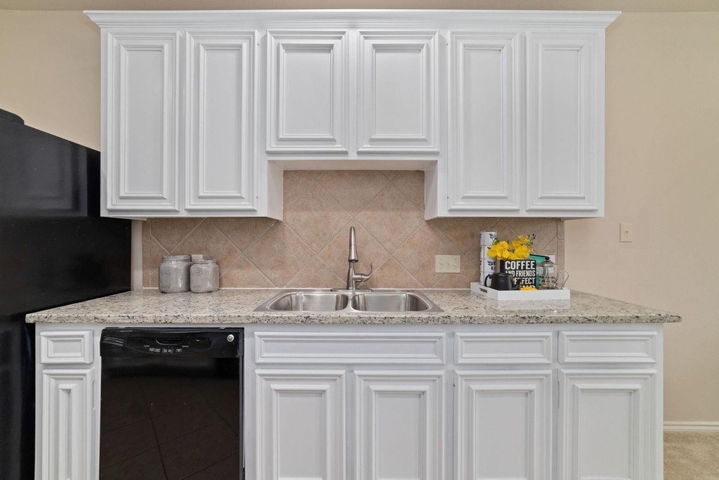 14923 Tuttle Point Drive - Photo 11