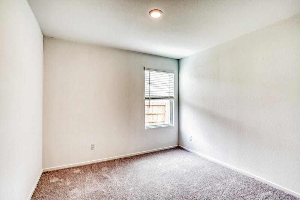 343 Parkin Court - Photo 12