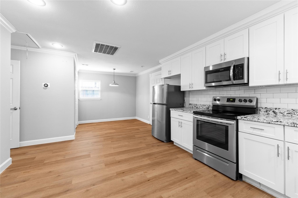 1941 Lynnview Drive - Photo 7