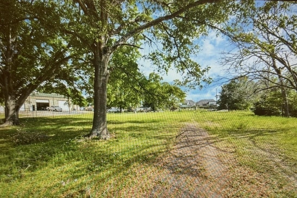 17703 South Drive - Photo 1