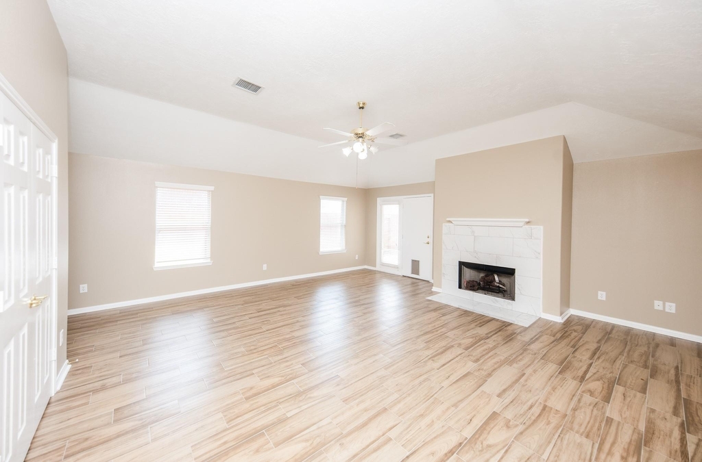 19247 Dillsbury Court - Photo 6