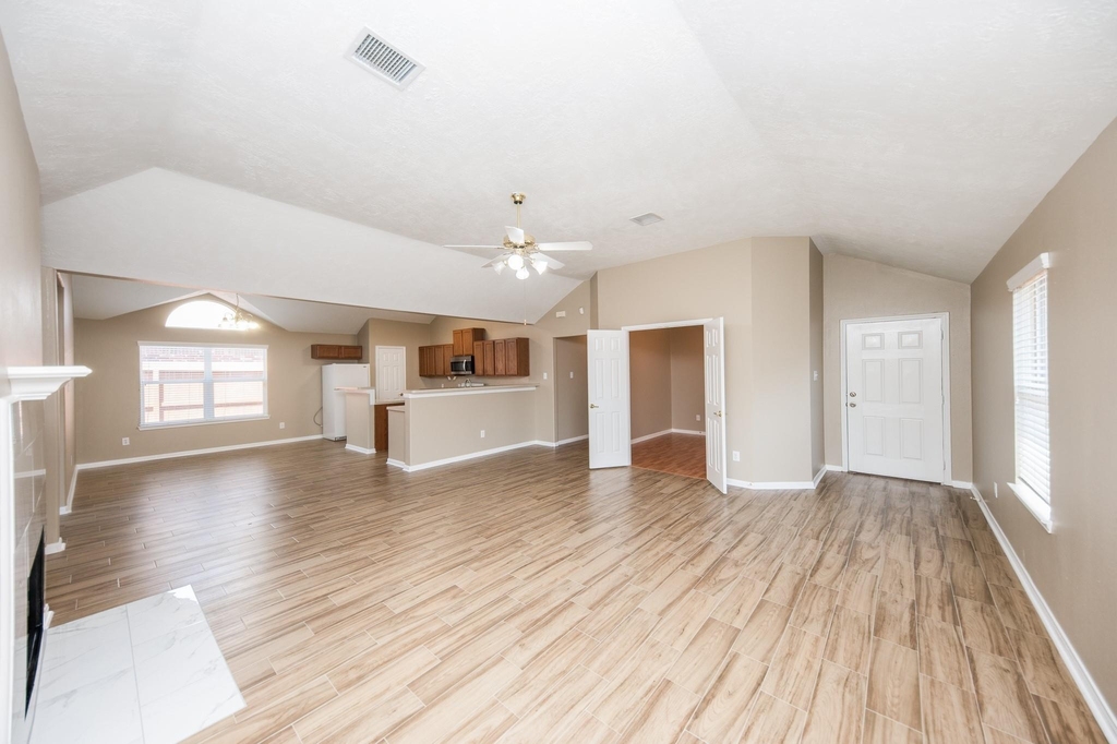 19247 Dillsbury Court - Photo 7