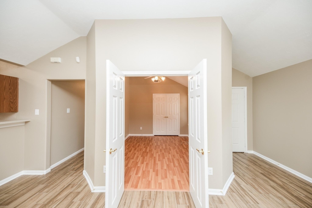 19247 Dillsbury Court - Photo 8