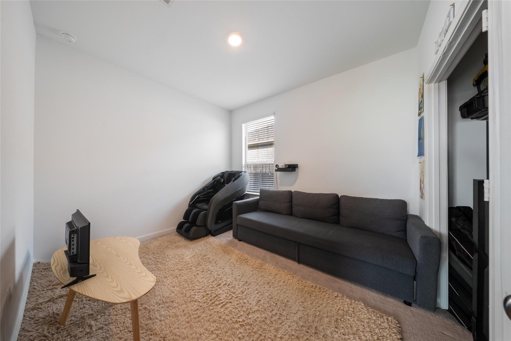 21126 Coral Blossom Lane - Photo 4
