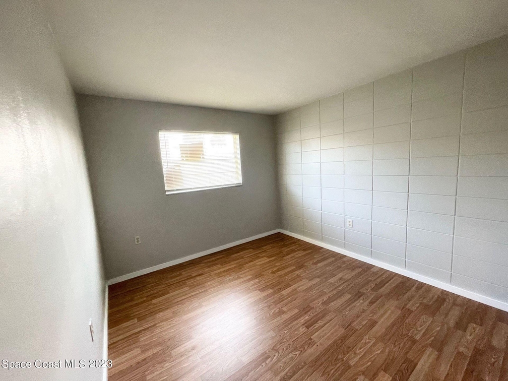 1341 W Point Drive - Photo 12