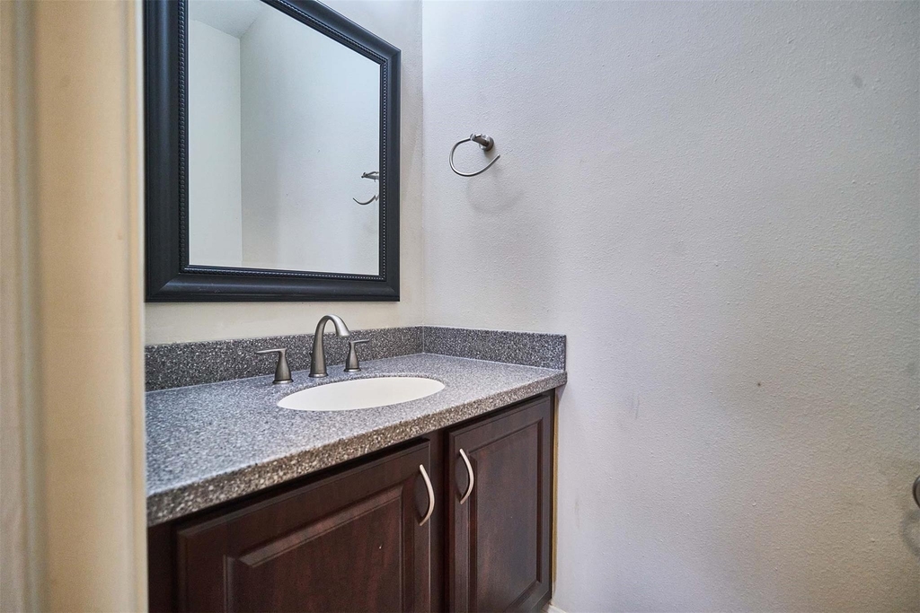 2816 Holly Hall Street - Photo 6
