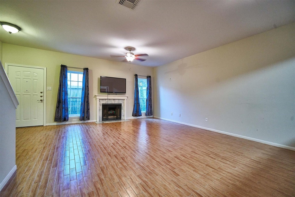 2816 Holly Hall Street - Photo 3