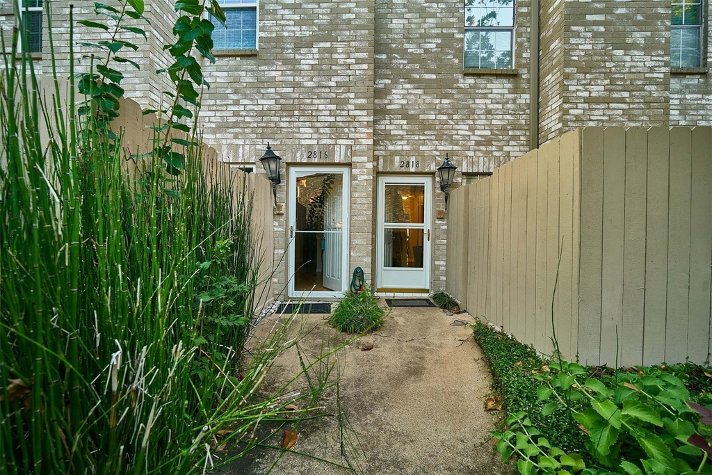 2816 Holly Hall Street - Photo 19