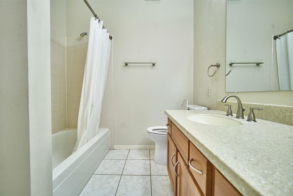 2816 Holly Hall Street - Photo 18