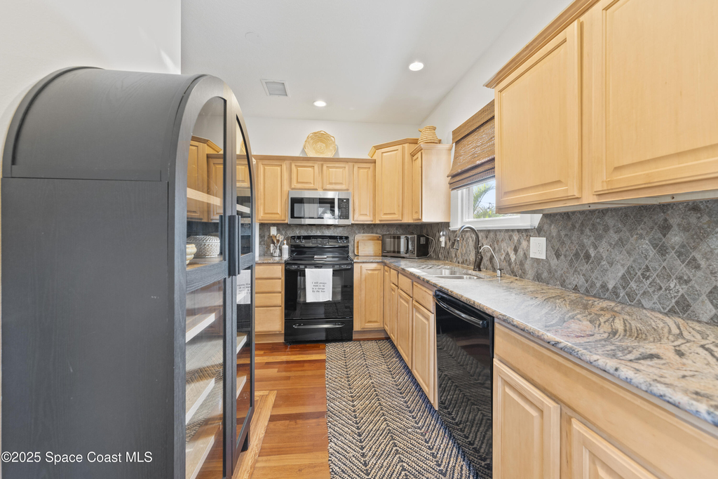 346 Third Avenue - Photo 16
