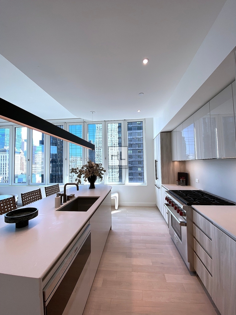 West 60th Street - Photo 1