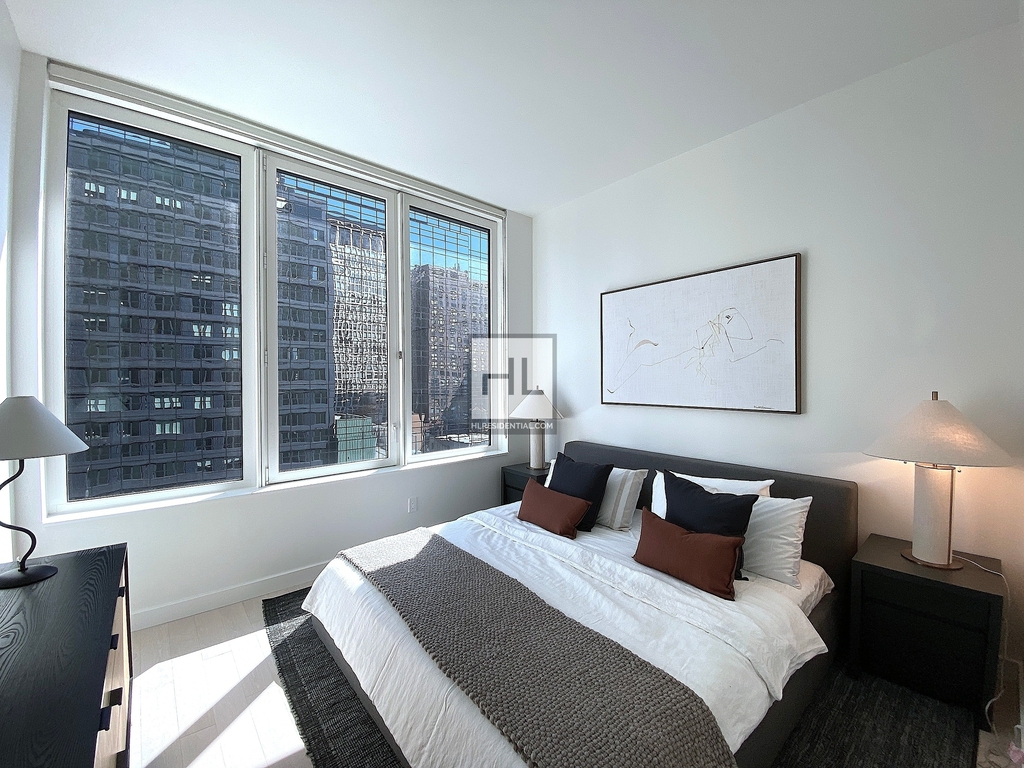 West 60th Street - Photo 5