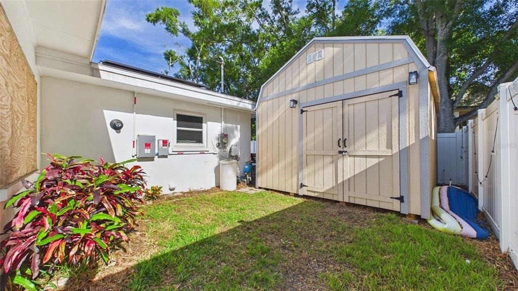 101 N Mercury Avenue - Photo 41