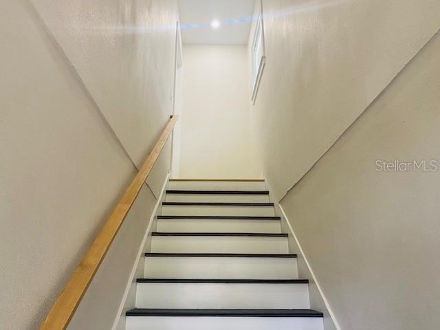 135 48th Avenue N - Photo 3