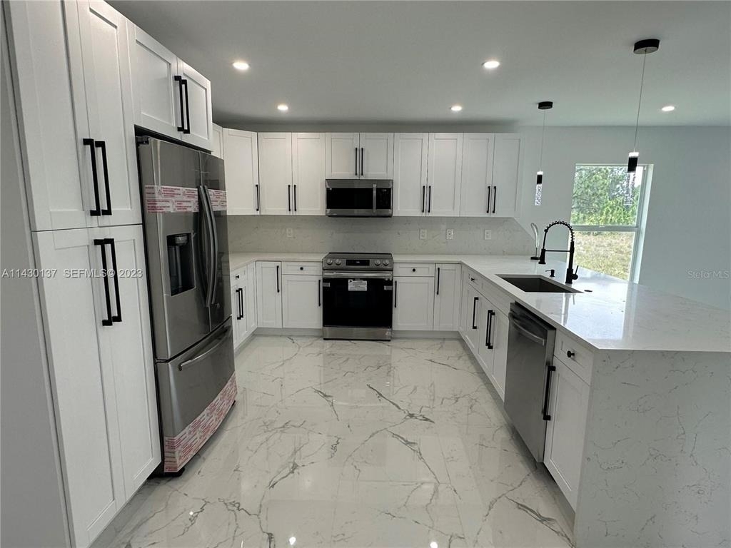 1125 Milwaukee Boulevard - Photo 2