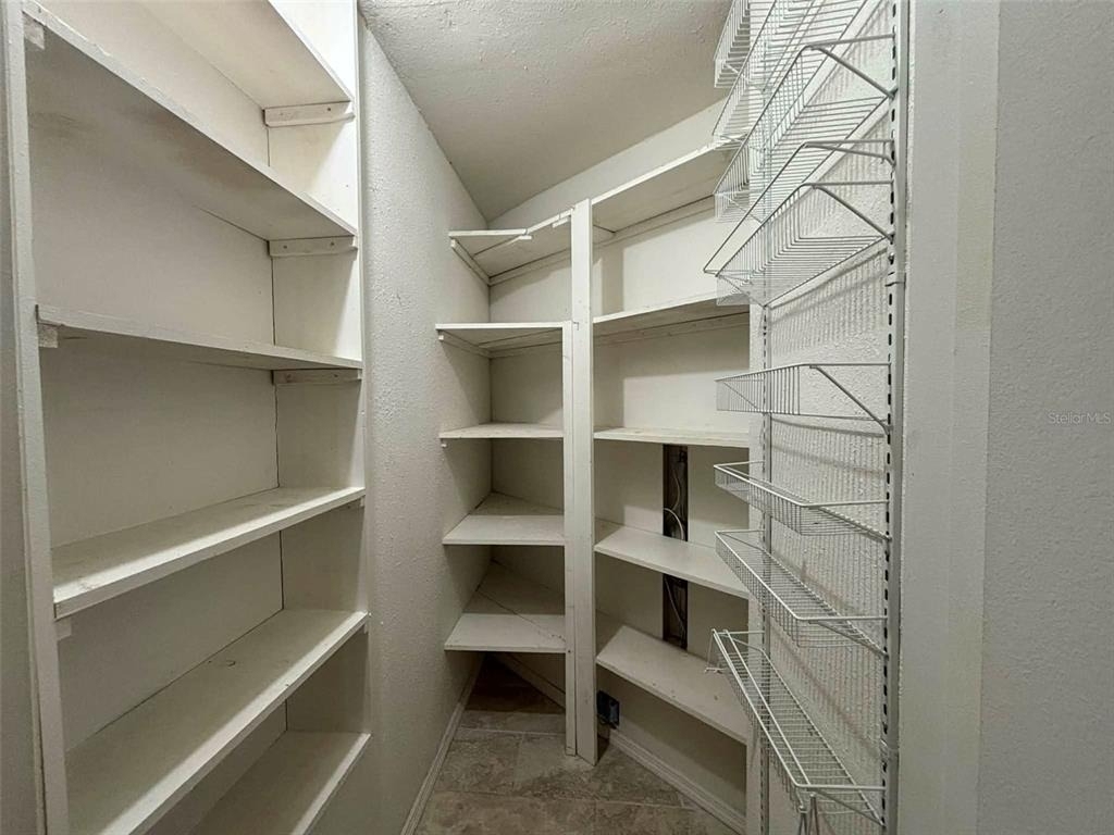 116 Holmes Place - Photo 7