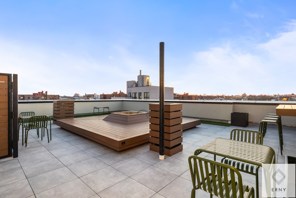 354 E28th Street - Photo 15