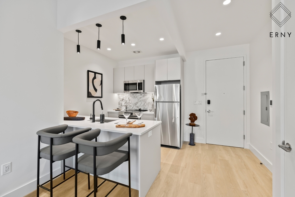 354 E28th Street - Photo 4