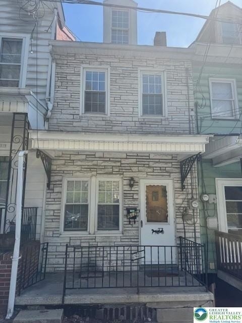 517 E Arch Street - Photo 0