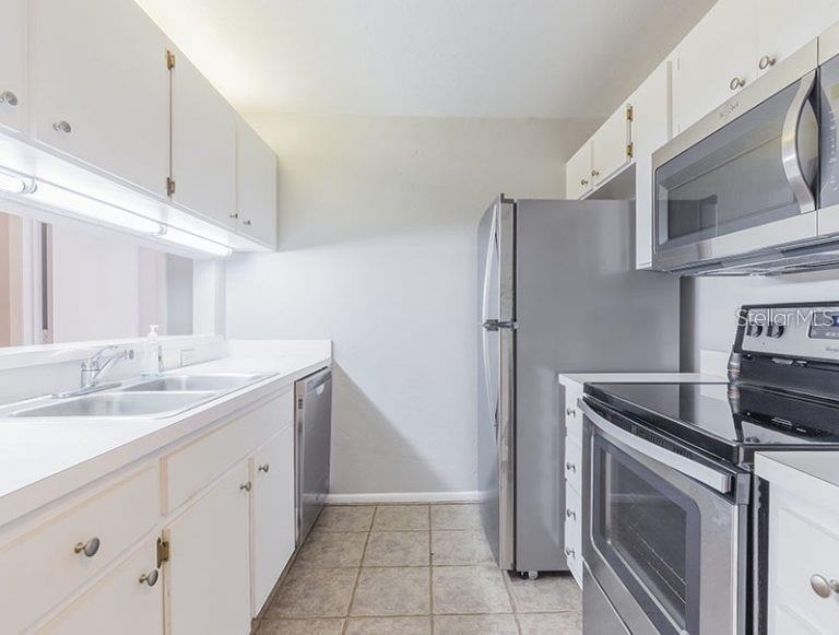 4000 Sw 23rd Street - Photo 1
