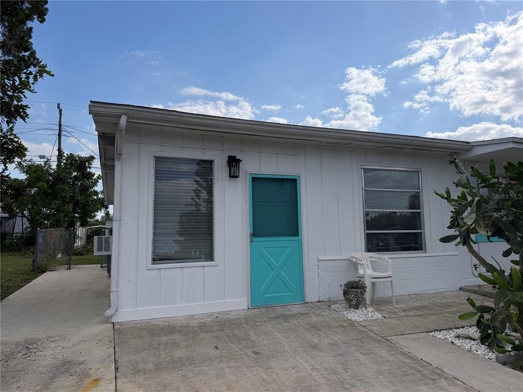 8513 Herbison Avenue - Photo 0