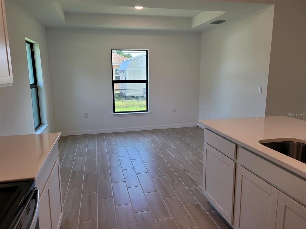 11383 Baggot Avenue - Photo 9