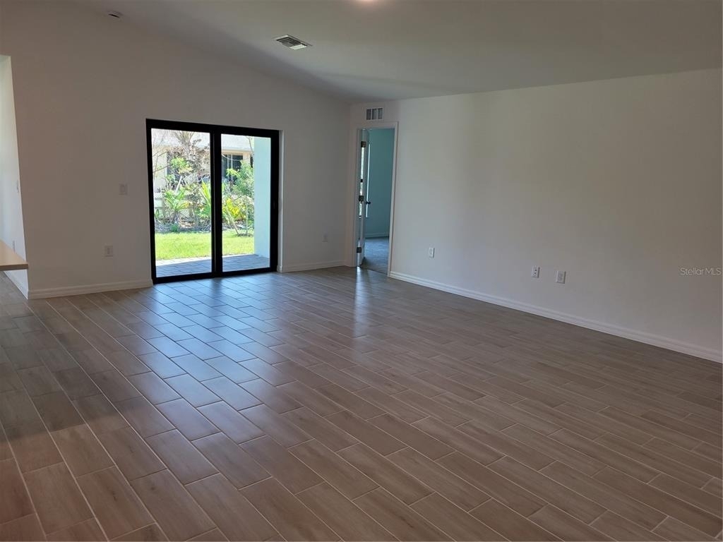 11383 Baggot Avenue - Photo 15