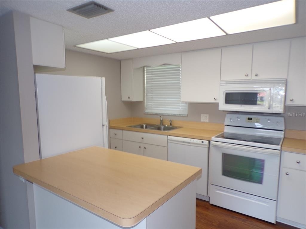 1080 Bal Harbor Boulevard - Photo 6