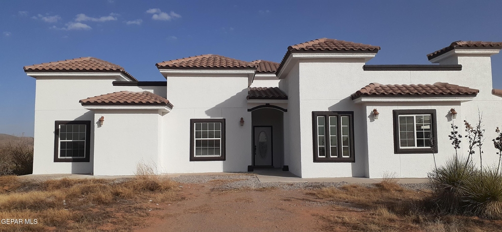 5466 Buffalo Creek Drive - Photo 0