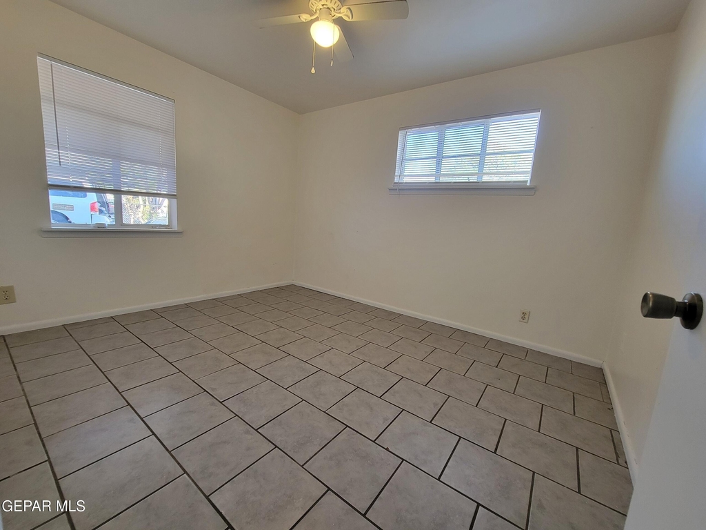 9513 Fairfax Street - Photo 10
