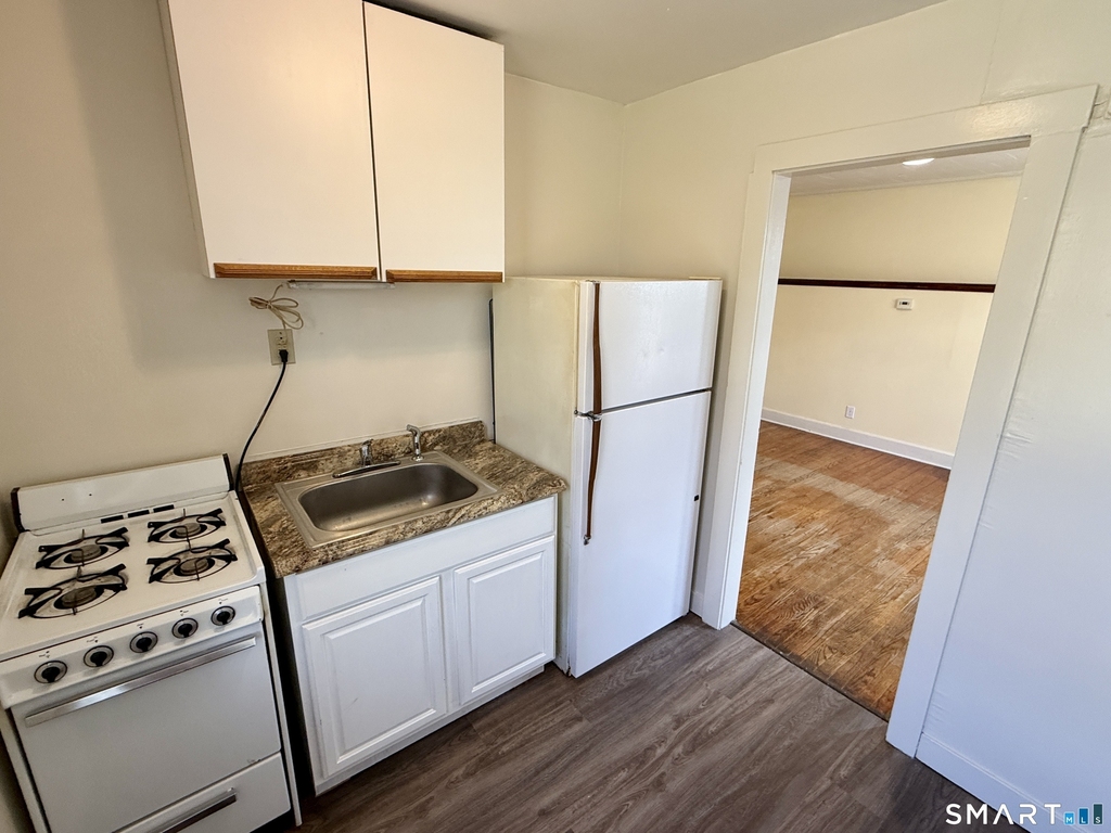23 Farnham Avenue - Photo 8