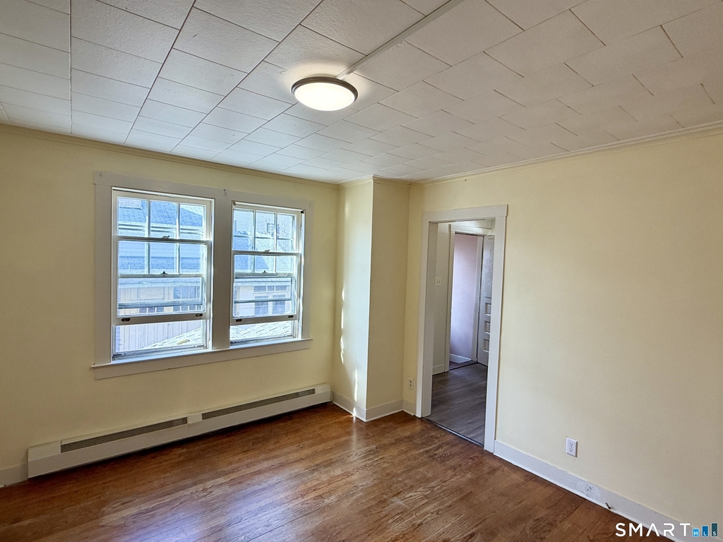 23 Farnham Avenue - Photo 1