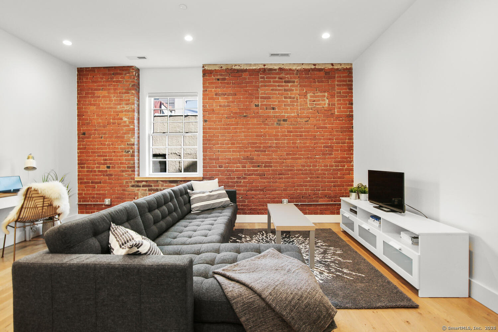 191 Summer Street - Photo 4