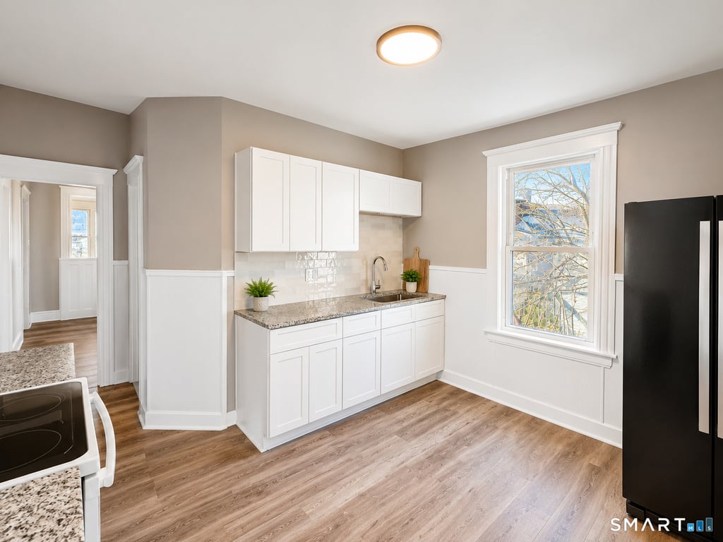 696 Main Street - Photo 2