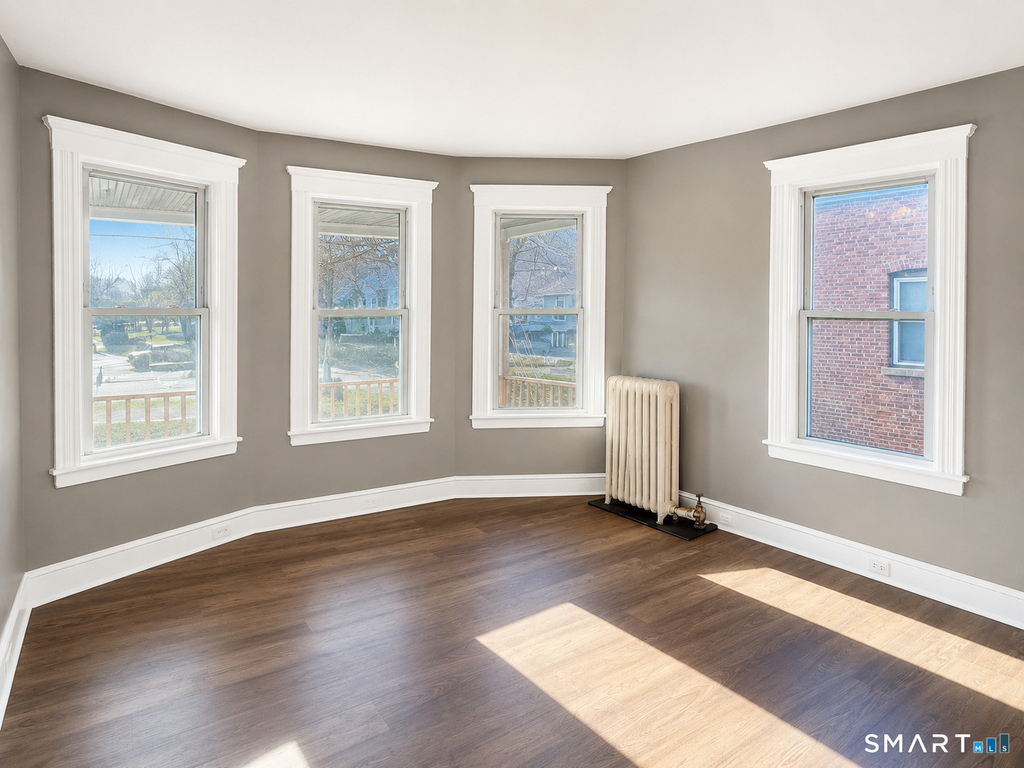696 Main Street - Photo 4