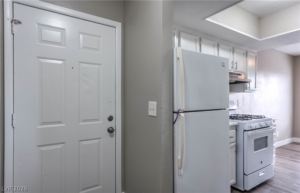 4571 Carriage Park Drive - Photo 2