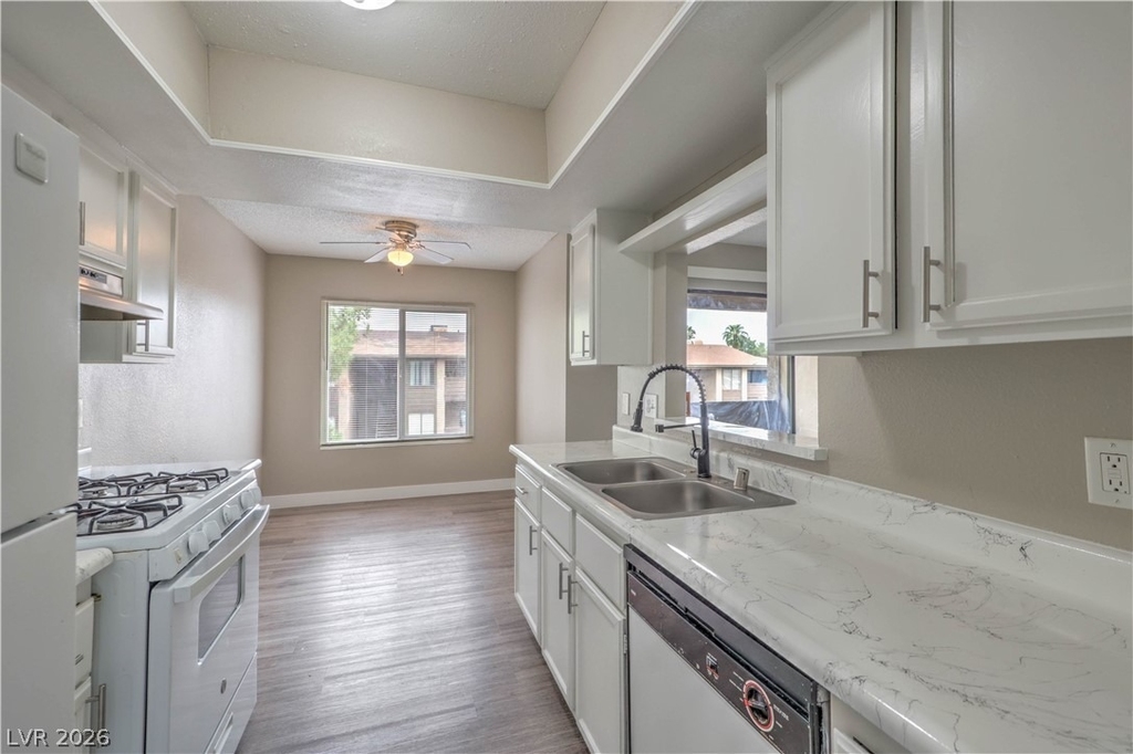 4571 Carriage Park Drive - Photo 7