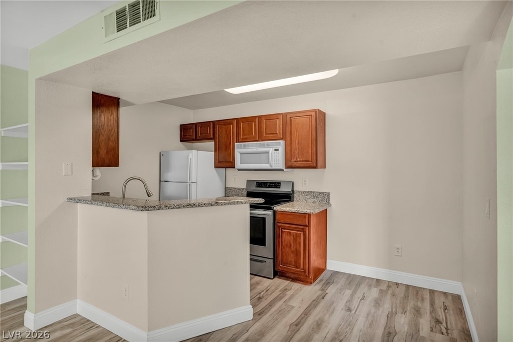 5118 S Jones Boulevard - Photo 6