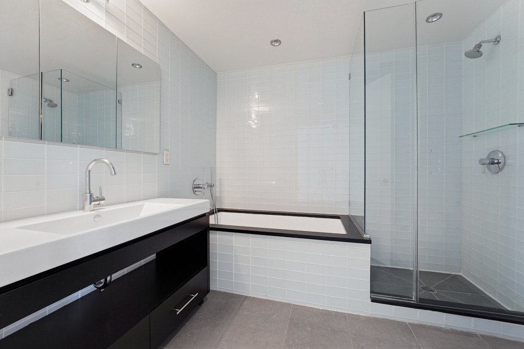 554 West 54th Street - Photo 5