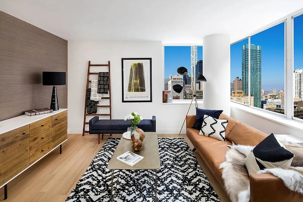 East 54th Street - Photo 1
