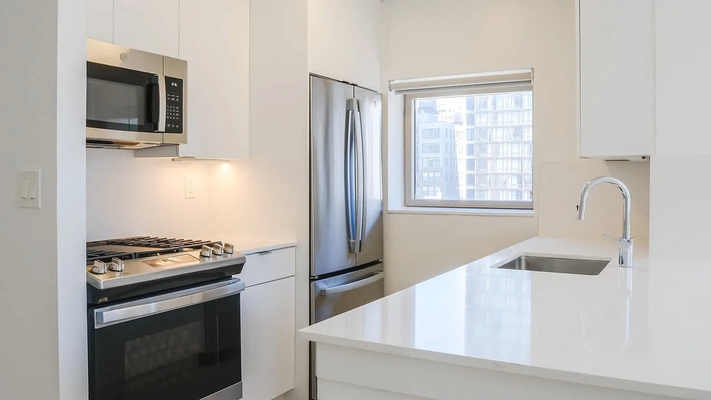 Sixth Avenue - Photo 1