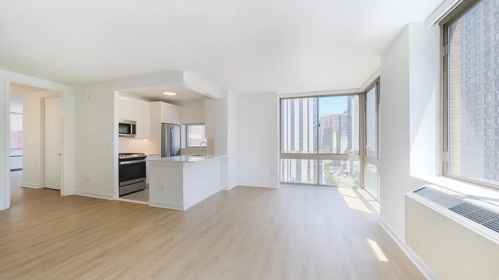 Sixth Avenue - Photo 2