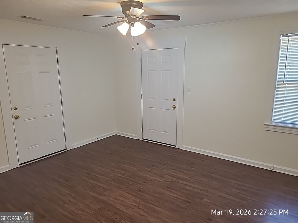 802 W Moore Street - Photo 3