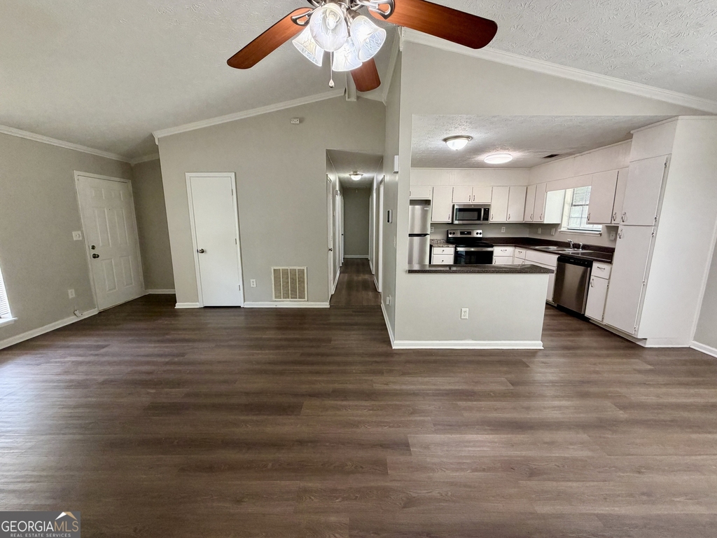 5663 Saint Thomas Drive - Photo 3