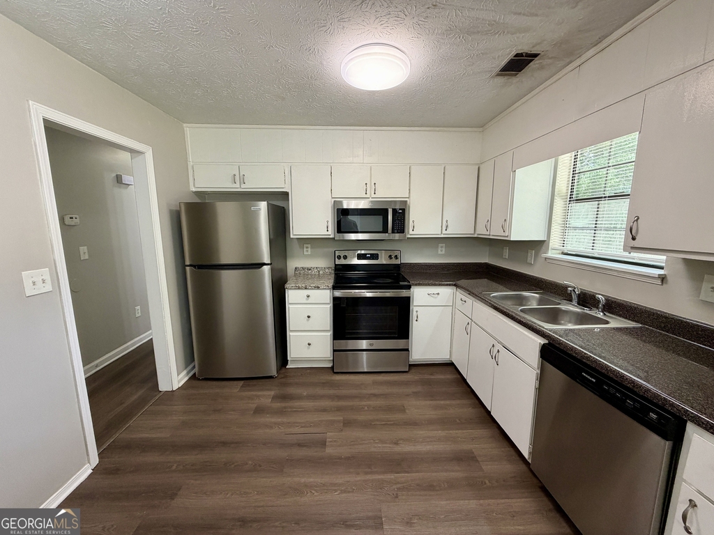 5663 Saint Thomas Drive - Photo 4