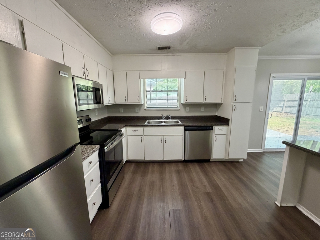 5663 Saint Thomas Drive - Photo 5